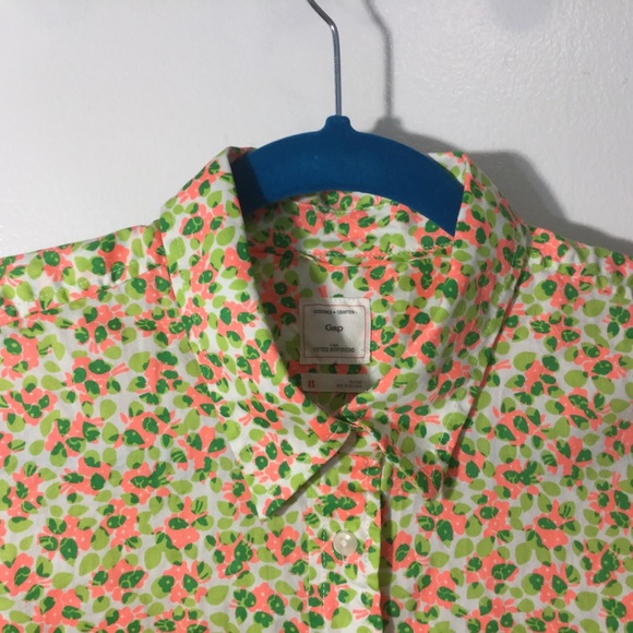 GAP fitted boyfriend button up shirt - Picture 2 of 3